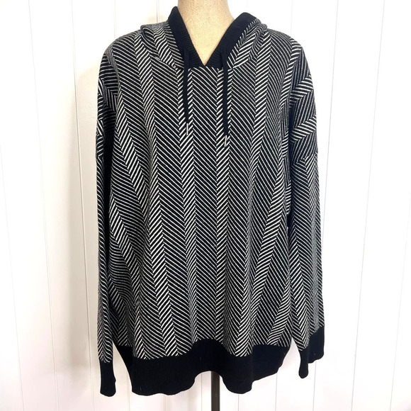 Joie Sweaters - Joie Black and White Hooded Chevron Design‎ Pullover Sweater SZ 3X
